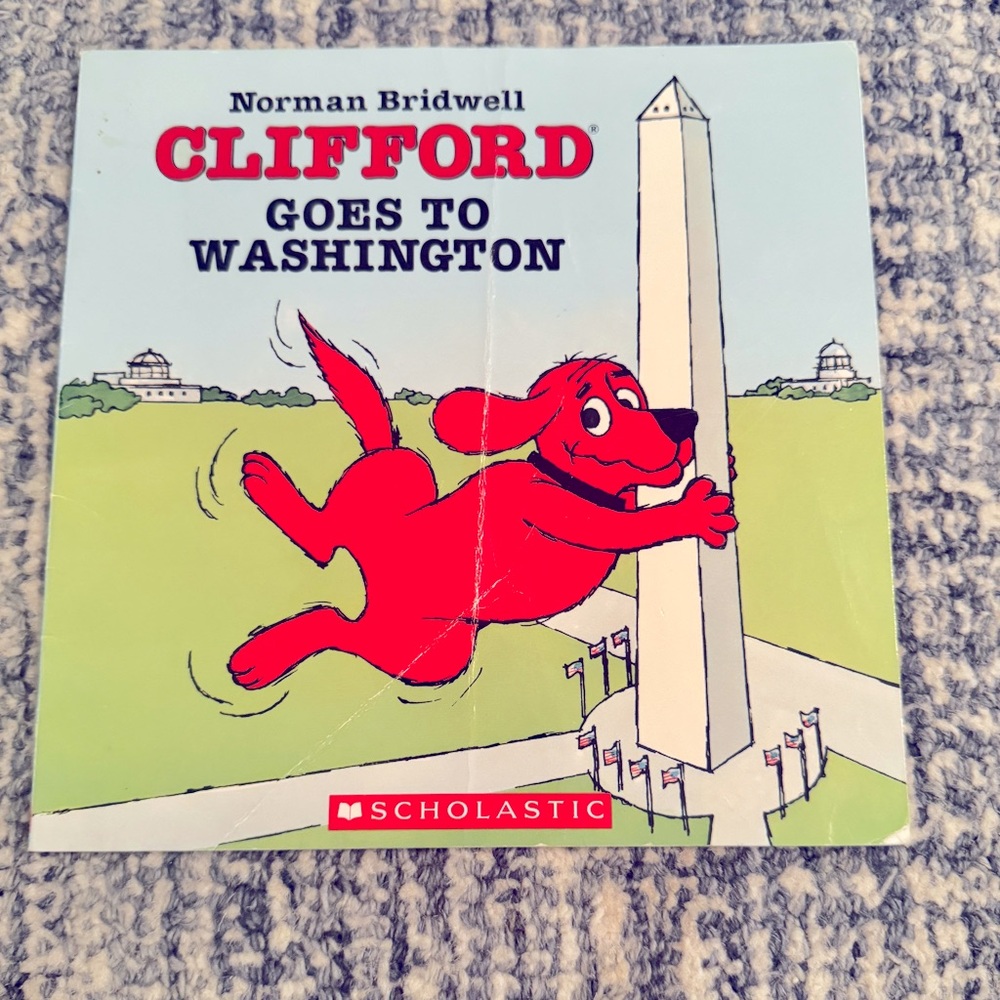 Set of 4 Assorted Clifford Story Books - Picture 2 of 5